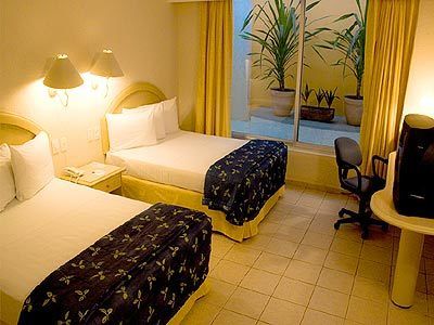 Plaza Inn Express ทาปาชูลา ภายนอก รูปภาพ